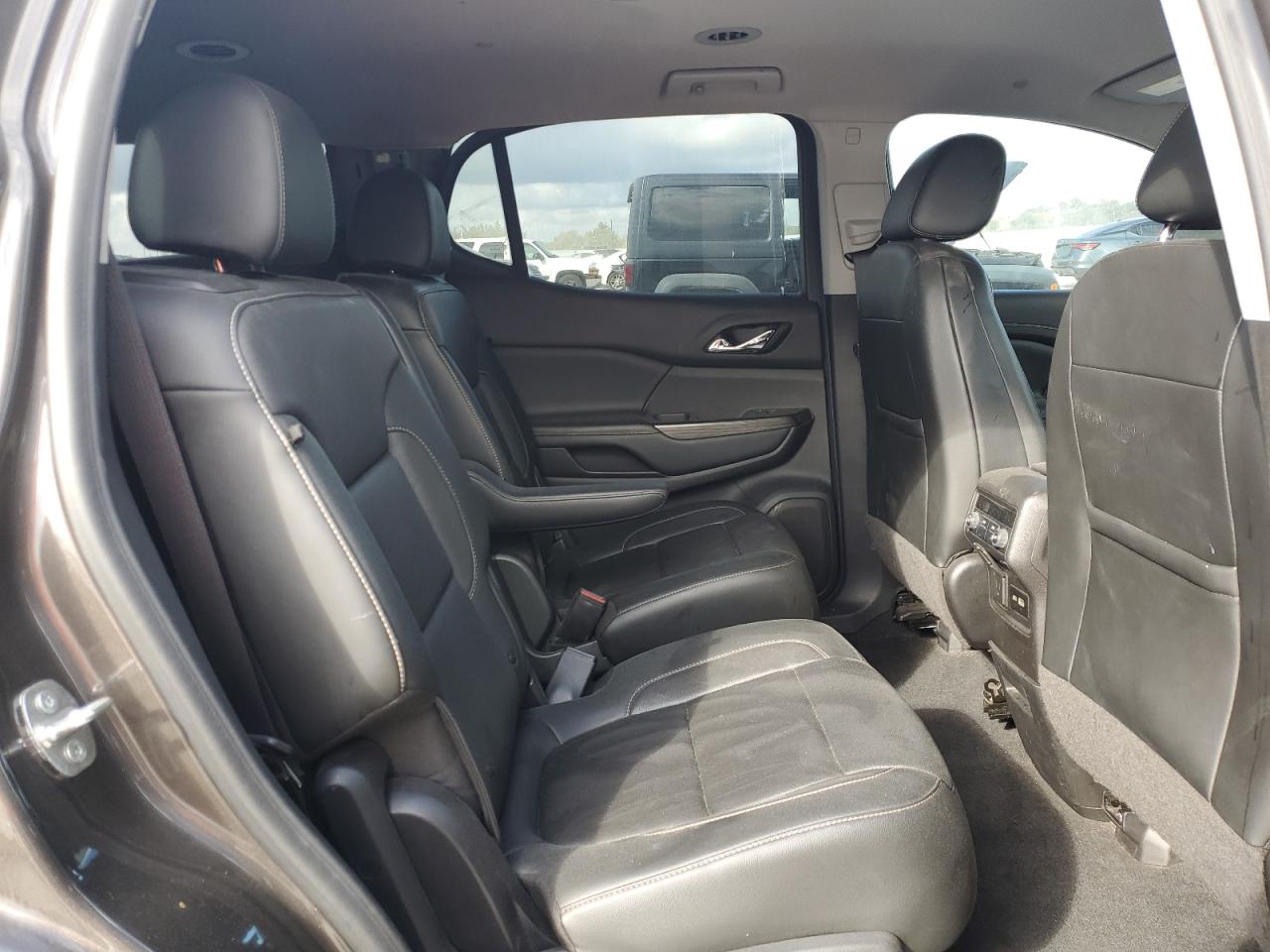 2020 GMC Acadia - Image 11