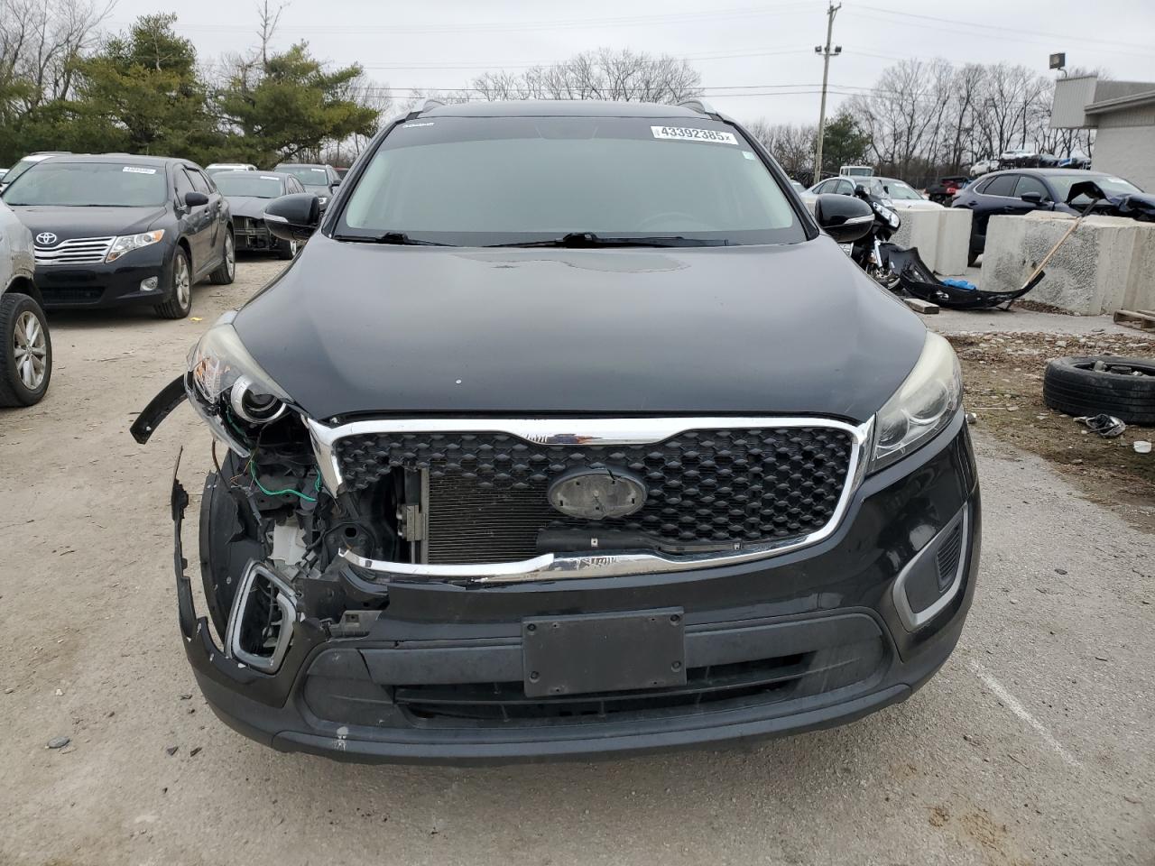 2016 Kia Sorento - Image 5