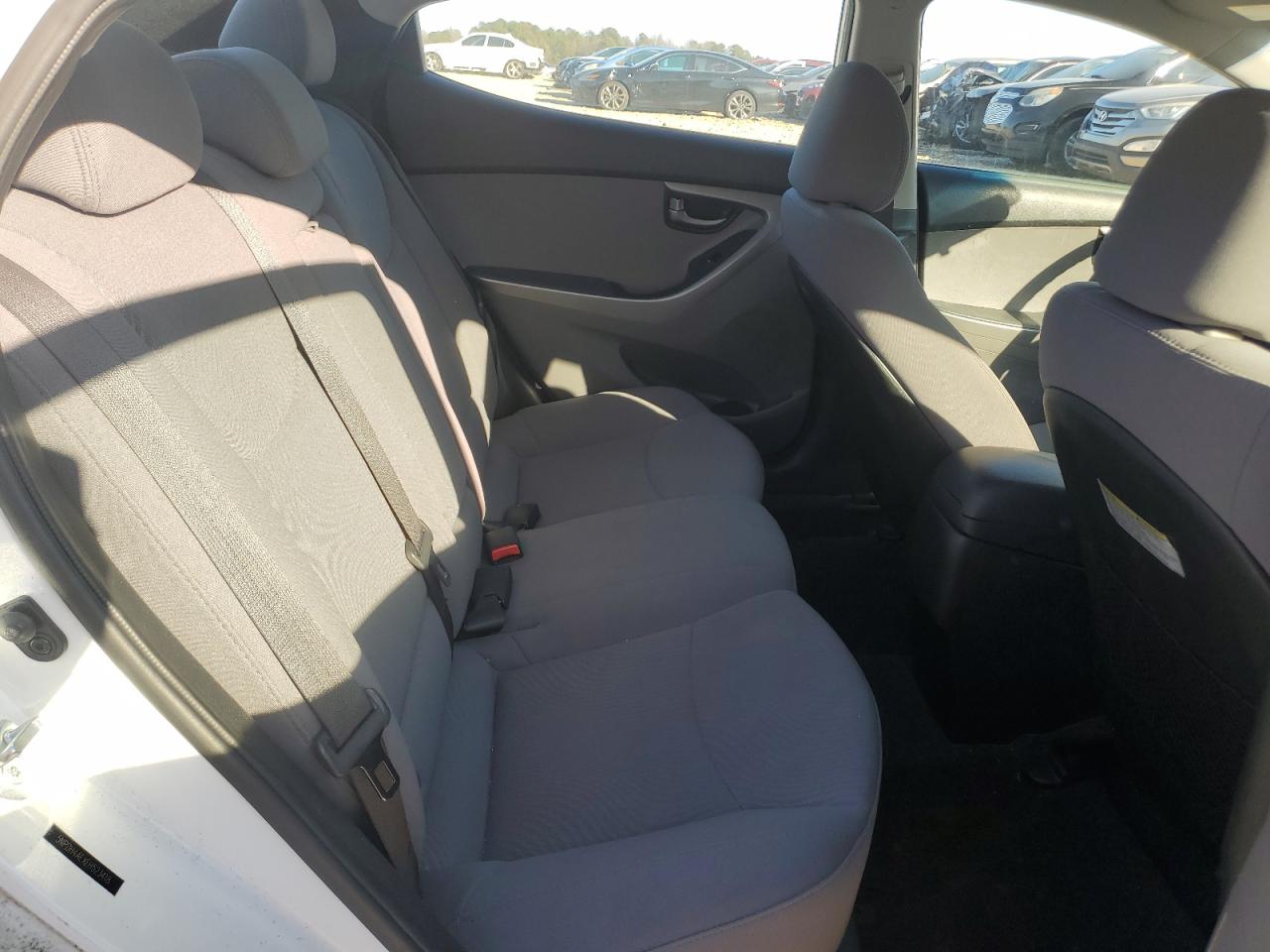 2014 Hyundai Elantra - Image 10