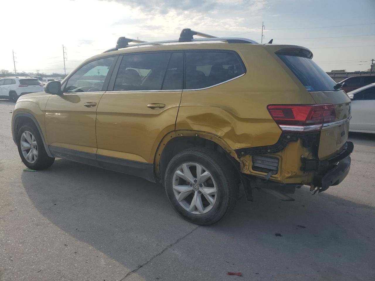 2018 Volkswagen Atlas - Image 2