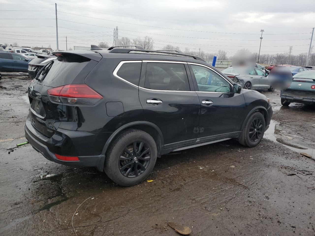 2018 Nissan Rogue - Image 3