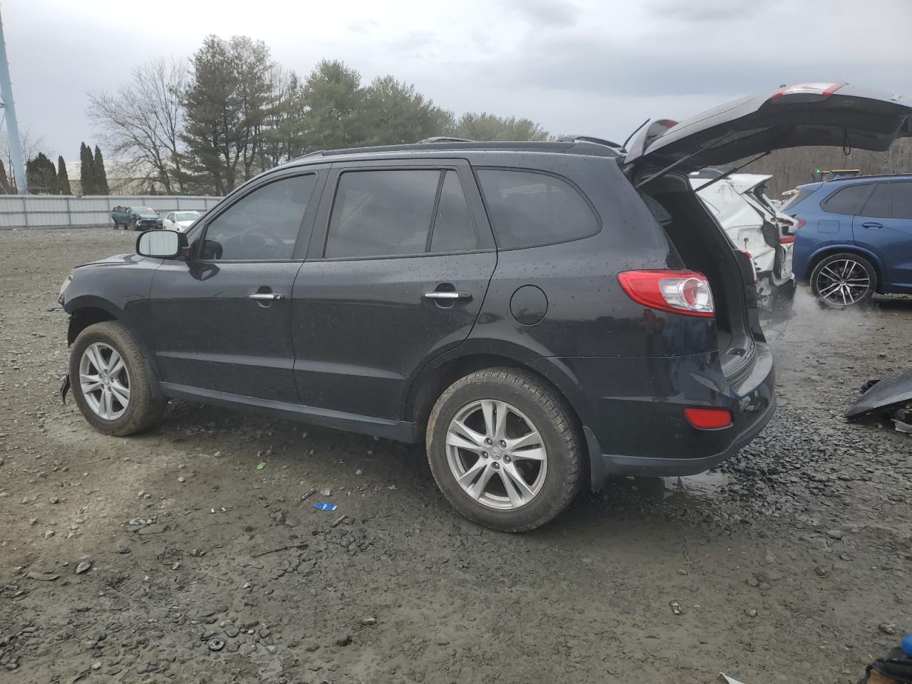 2012 Hyundai Santa Fe - Image 2