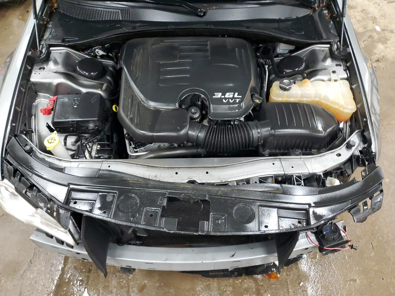 2012 Chrysler 300 - Image 11