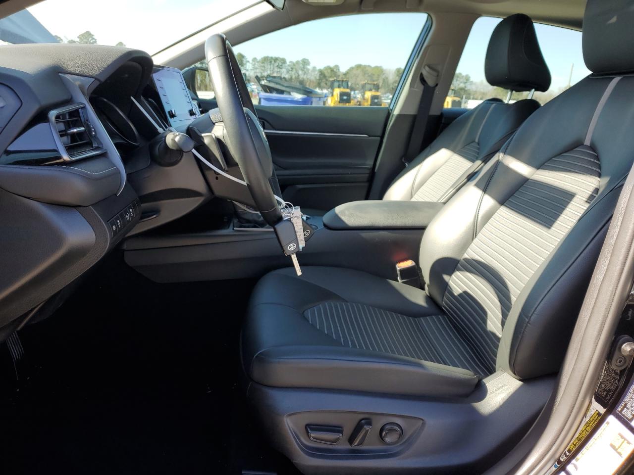 2022 Toyota Camry - Image 7