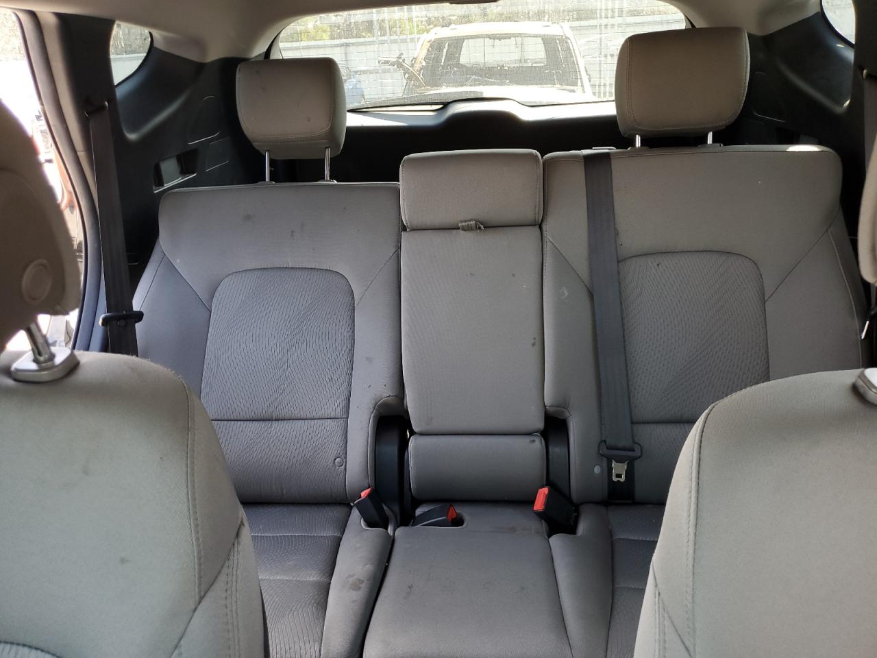 2017 Hyundai Santa Fe - Image 10