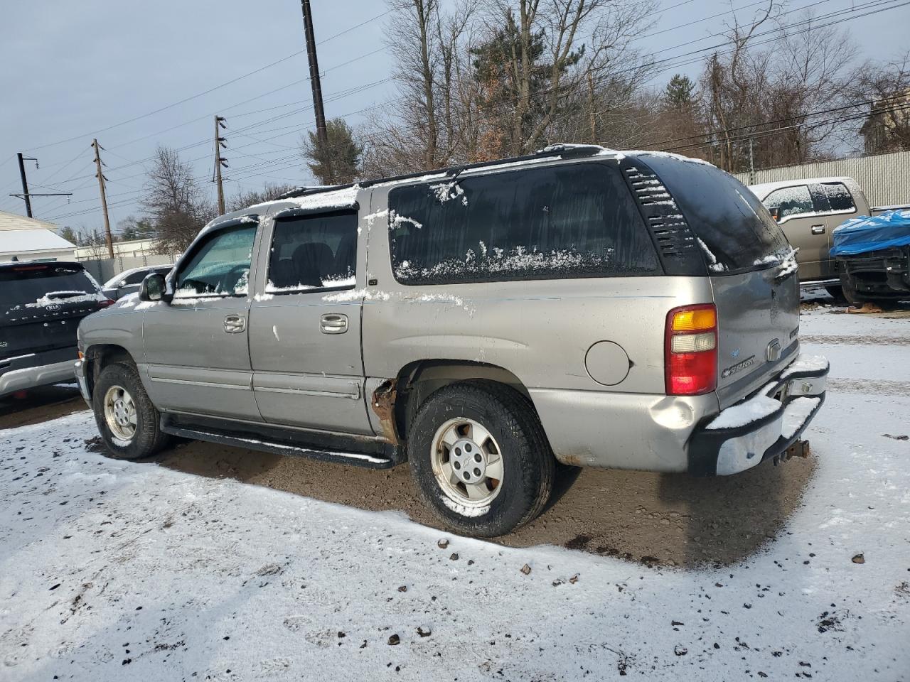 2001 Chevrolet Suburban - Image 2
