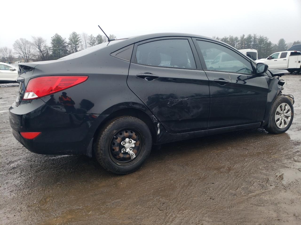 2015 Hyundai Accent - Image 3