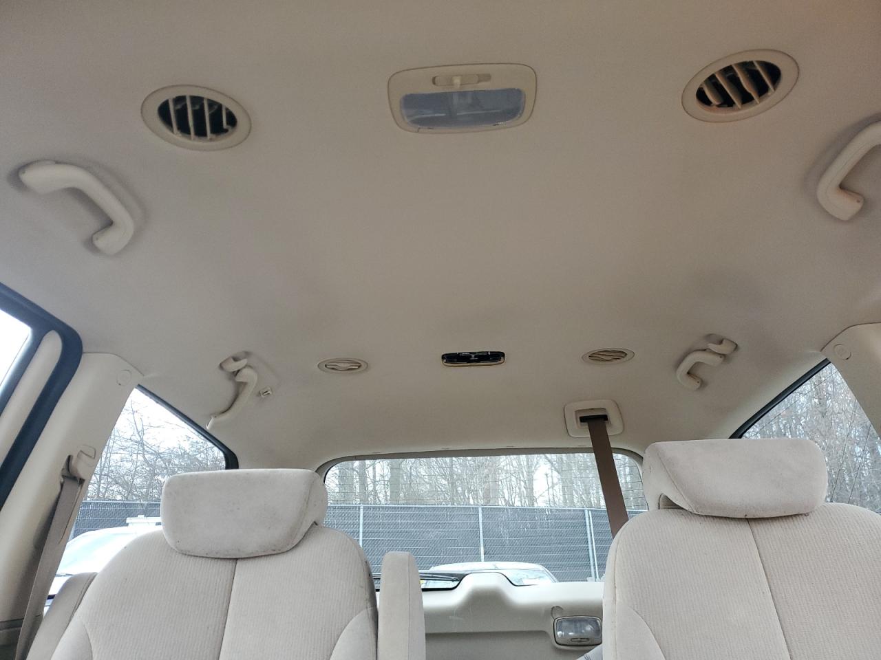 2008 Kia Sedona - Image 10