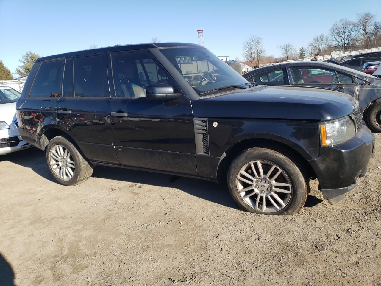 2011 Land Rover Range Rover - Image 4