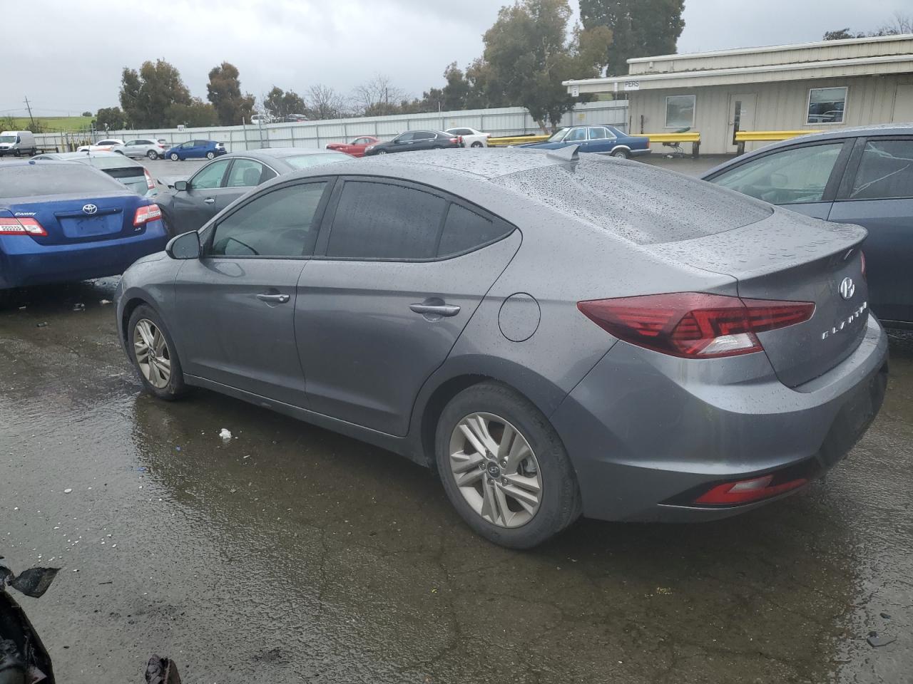 2020 Hyundai Elantra - Image 2