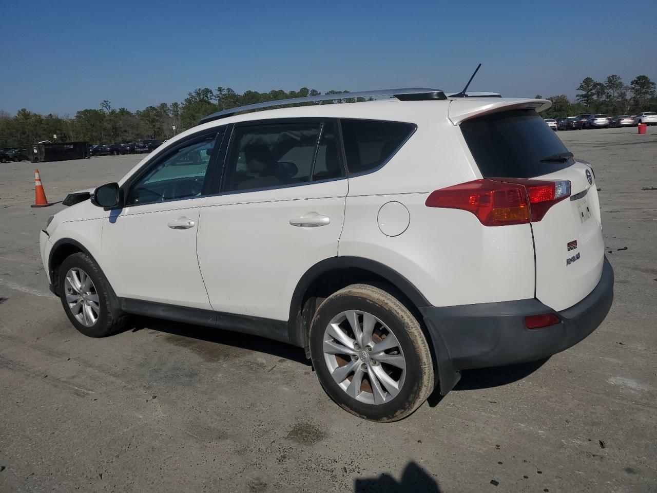 2014 Toyota RAV 4 - Image 2