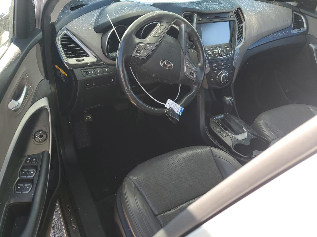 2014 Hyundai Santa Fe - Image 8