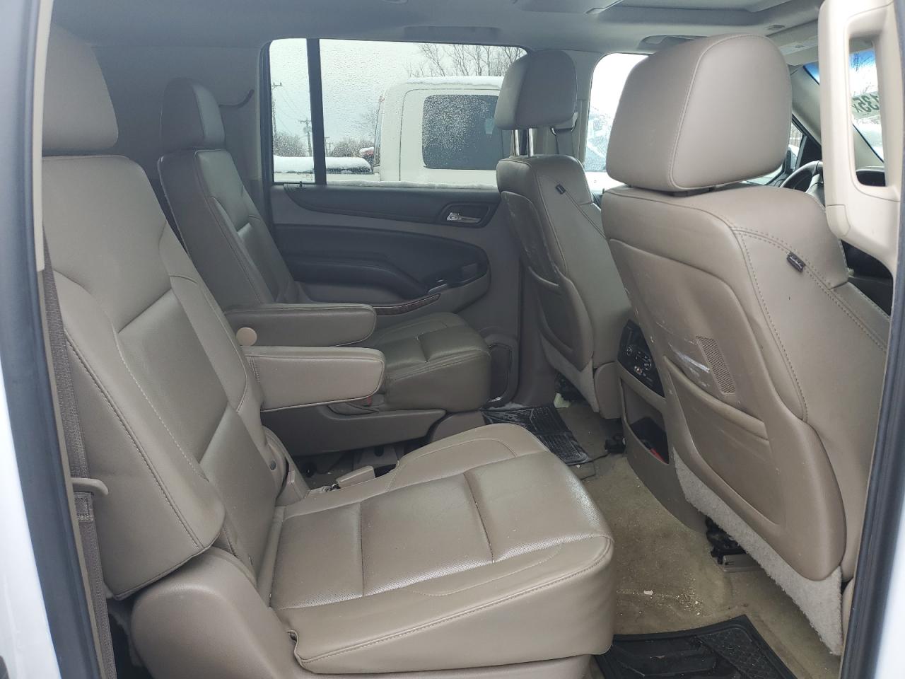 2016 Chevrolet Suburban - Image 11