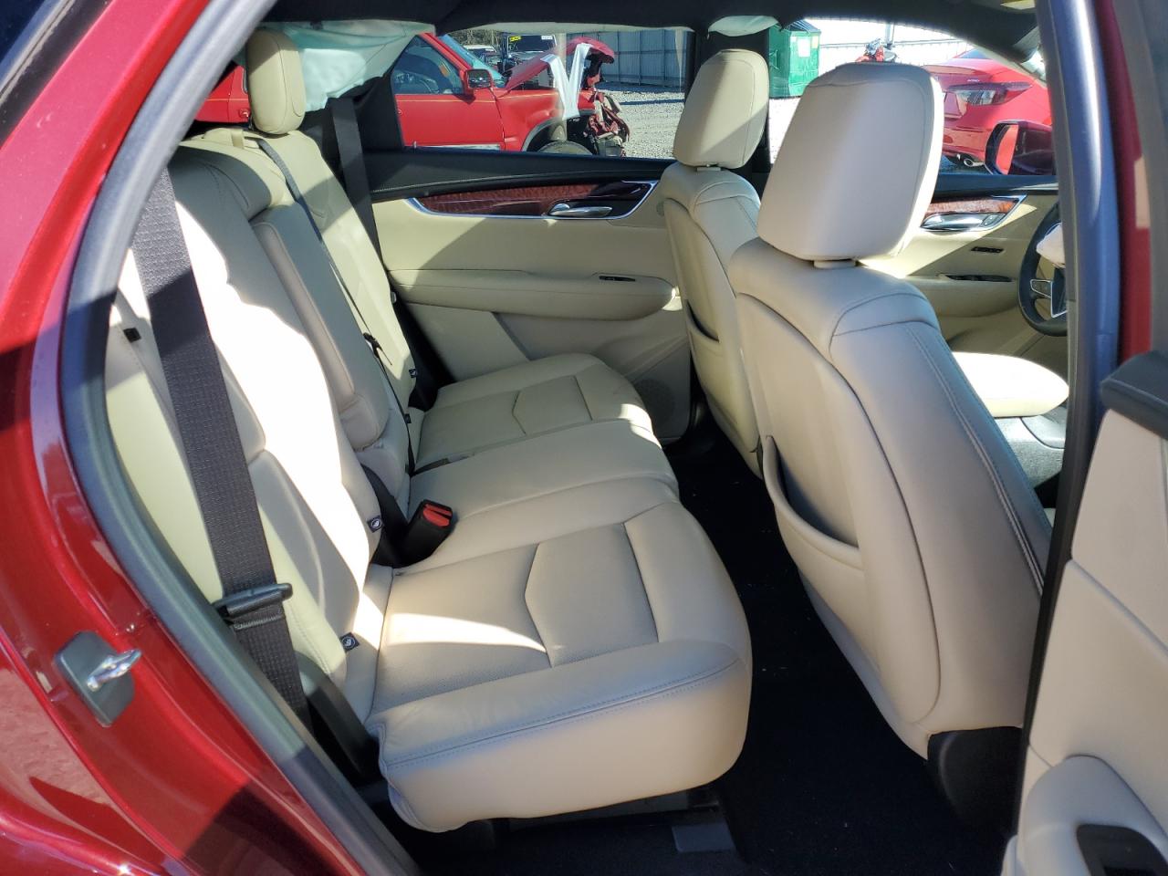 2018 Cadillac XT5 - Image 11