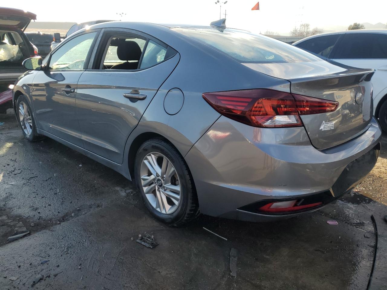 2019 Hyundai Elantra - Image 2