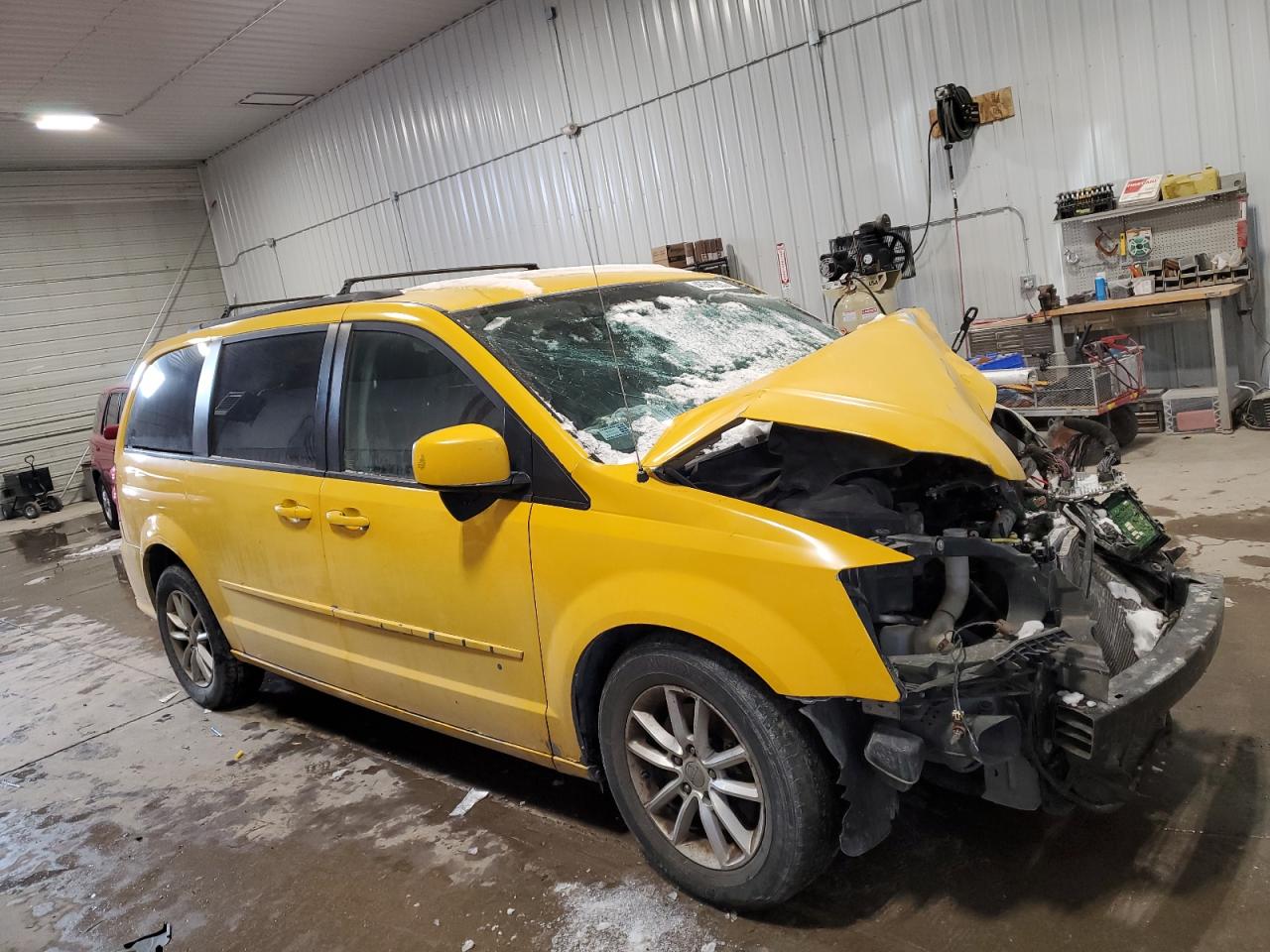 2015 Dodge Caravan - Image 4