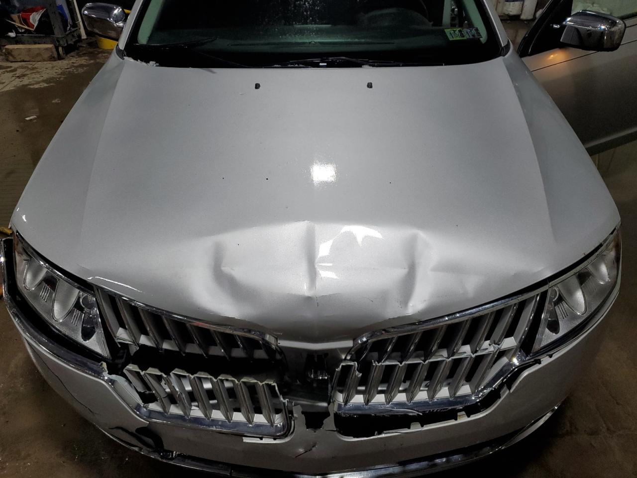 2012 Lincoln MKZ - Image 11