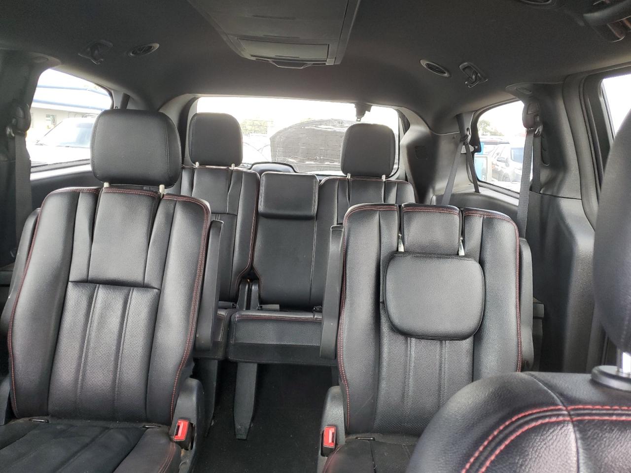 2018 Dodge Caravan - Image 10