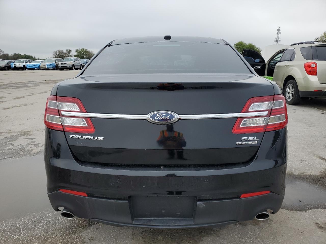 1FAHP2E82JG136525 FORD TAURUS 2018
