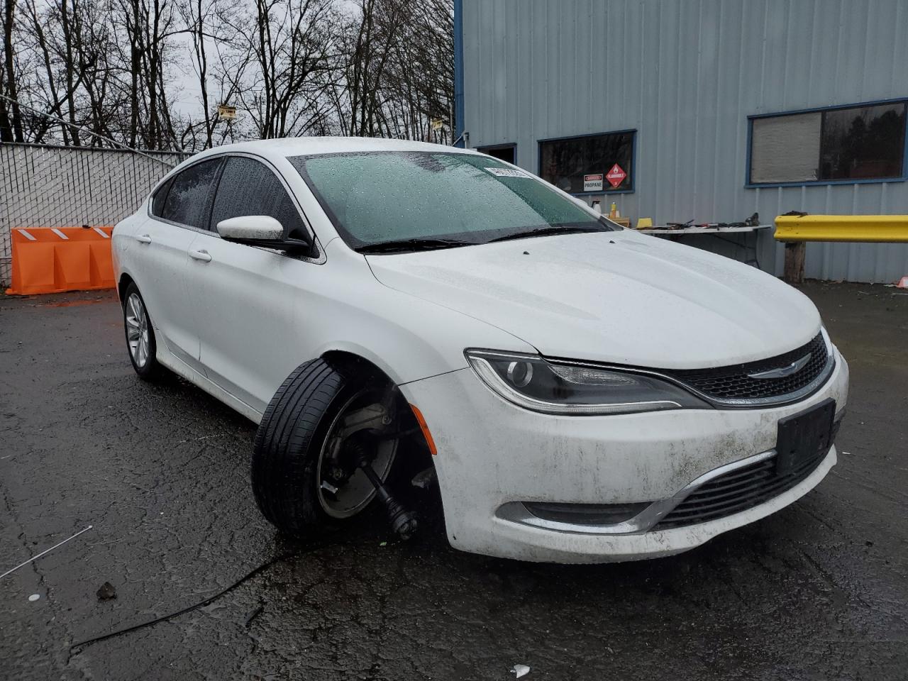 2015 Chrysler 200 - Image 4