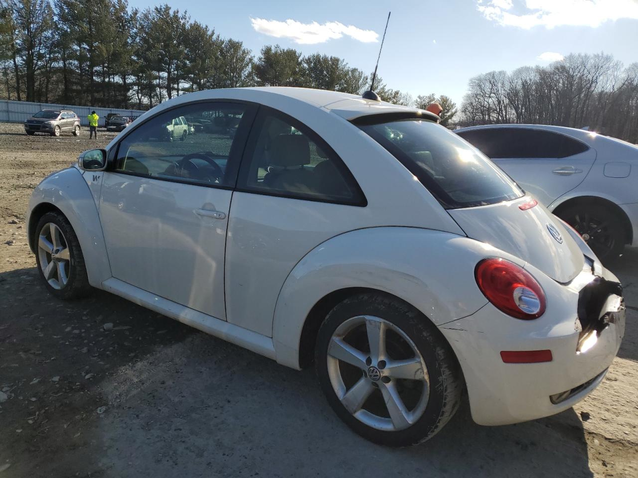 2008 Volkswagen Beetle - Image 2