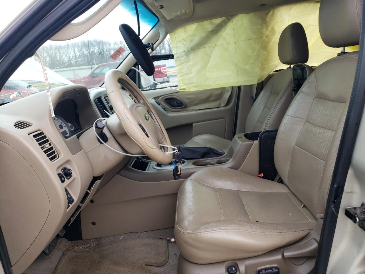 2005 Ford Escape - Image 7