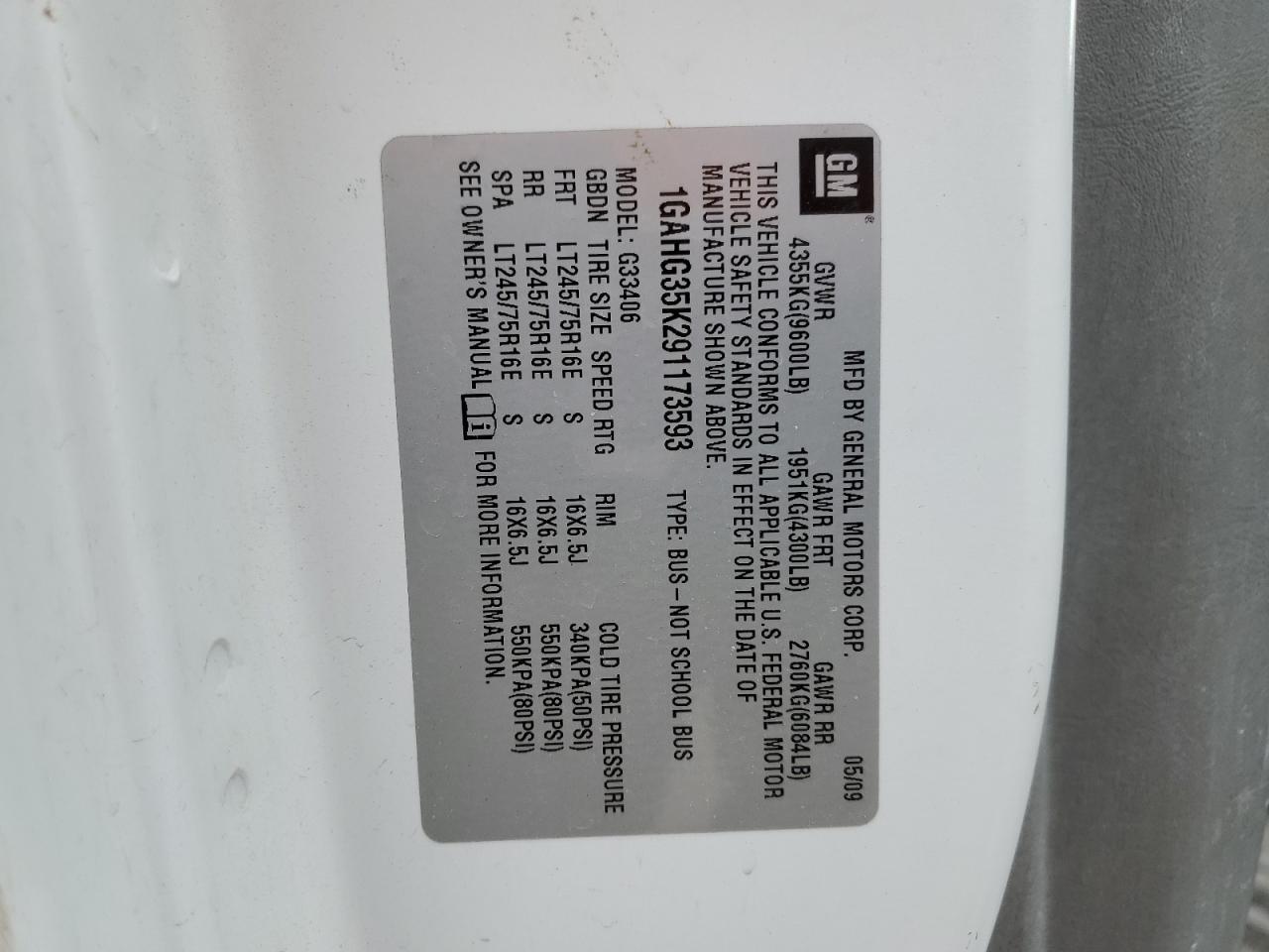 2009 Chevrolet Express - Image 13