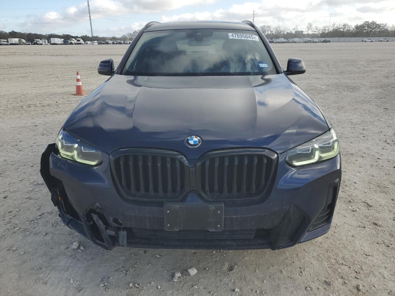 2023 BMW X3 - Image 5