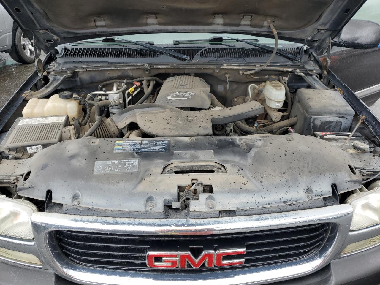 2005 GMC Yukon - Image 12