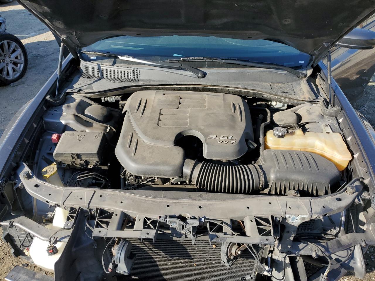 2018 Chrysler 300 - Image 11