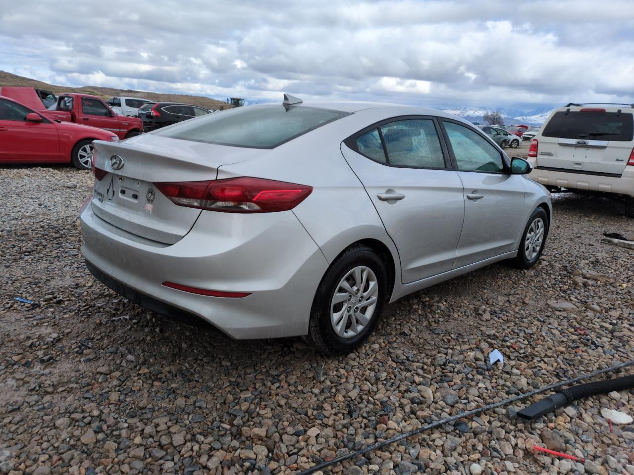 2017 Hyundai Elantra - Image 3