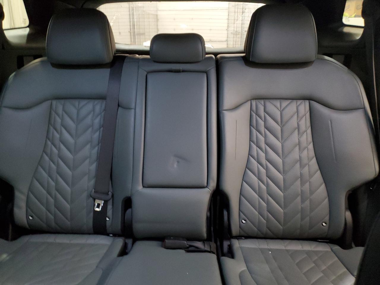 2023 Kia Sportage - Image 10