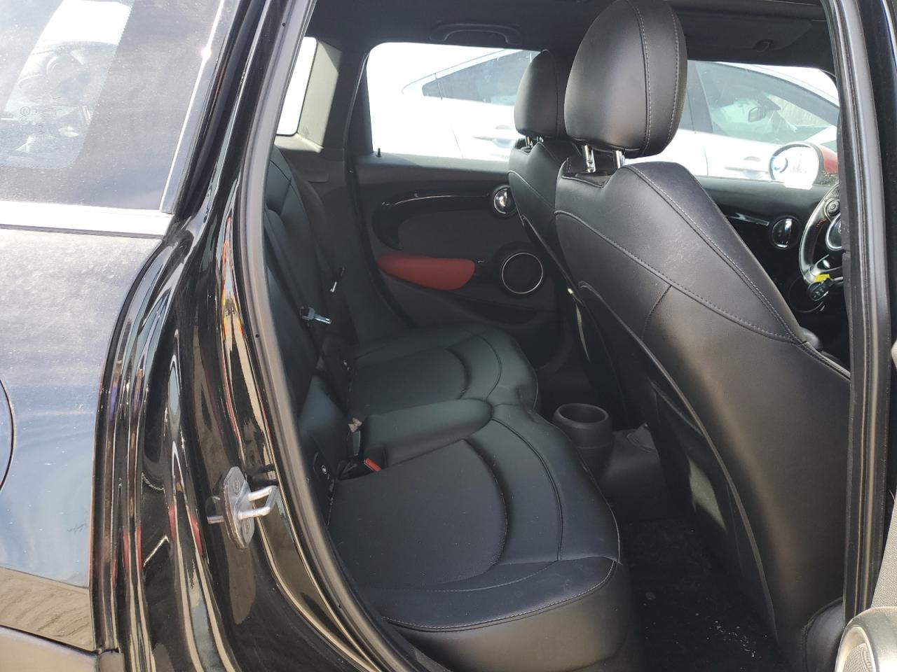 2015 MINI Cooper - Image 11