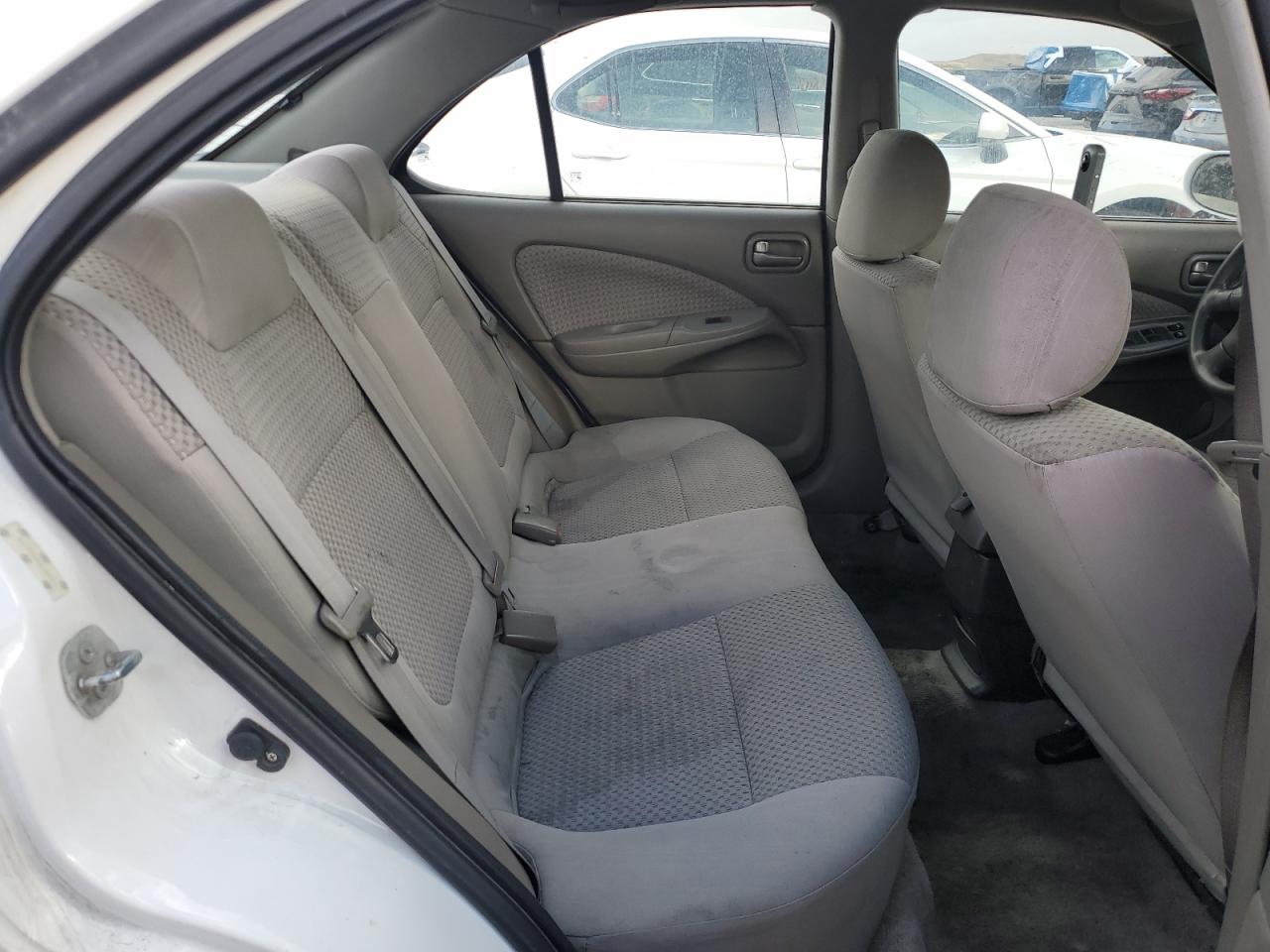 2004 Nissan Sentra - Image 11
