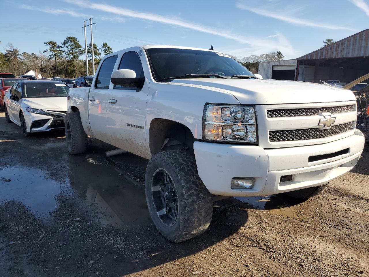 2009 Chevrolet Silverado - Image 4