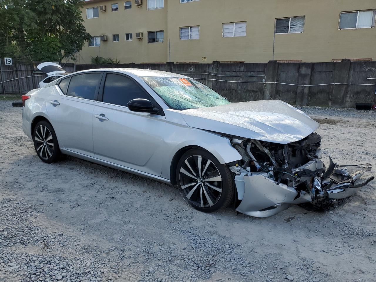 2019 Nissan Altima - Image 4