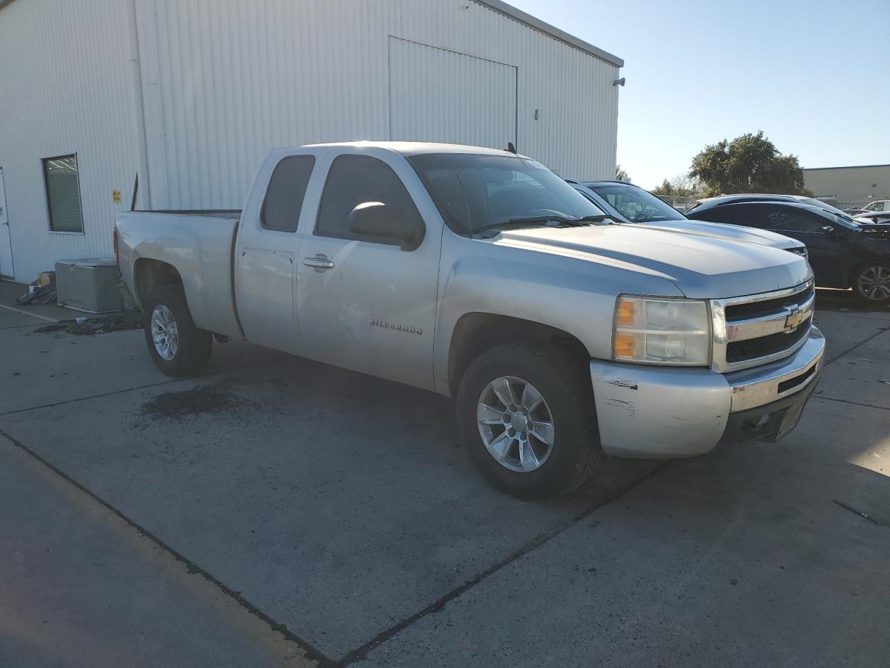 2011 Chevrolet Silverado - Image 4
