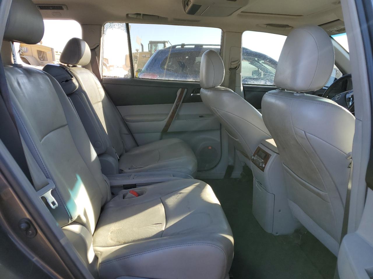 2013 Toyota Highlander - Image 11