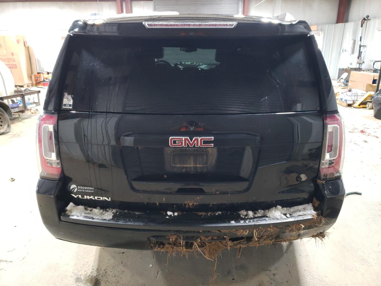 2017 GMC Yukon - Image 6