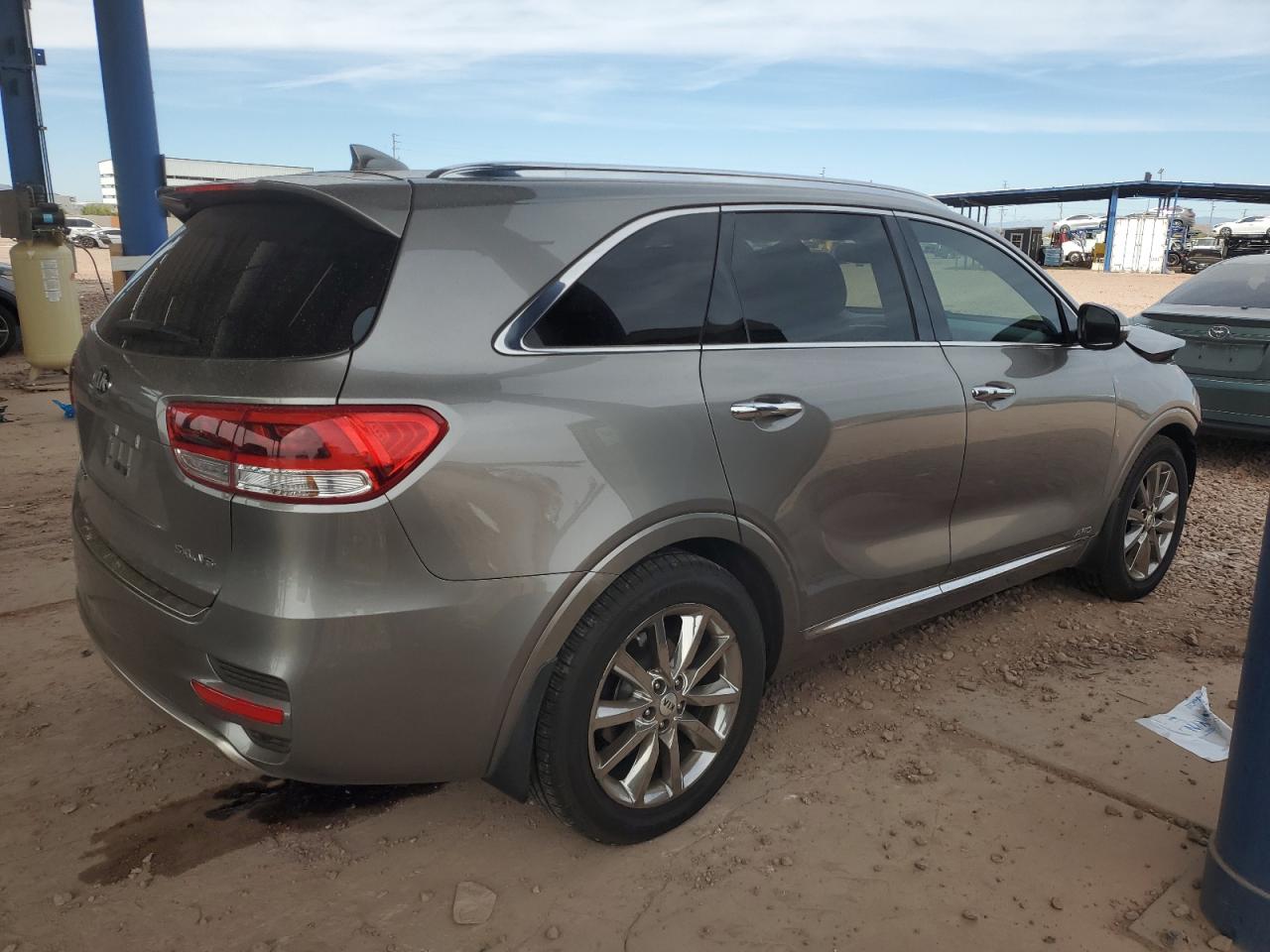 2016 Kia Sorento - Image 3