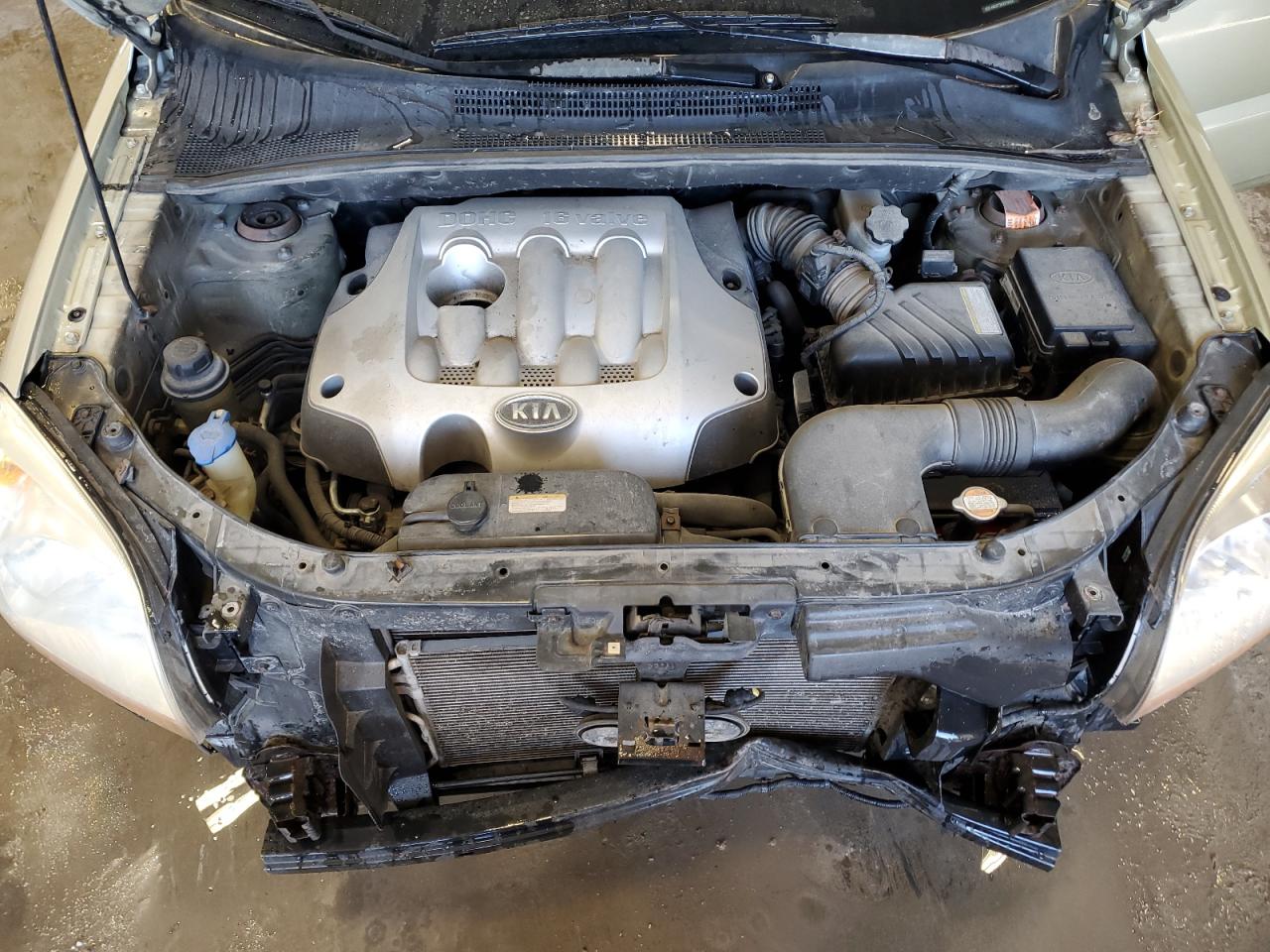 2005 Kia Sportage - Image 12