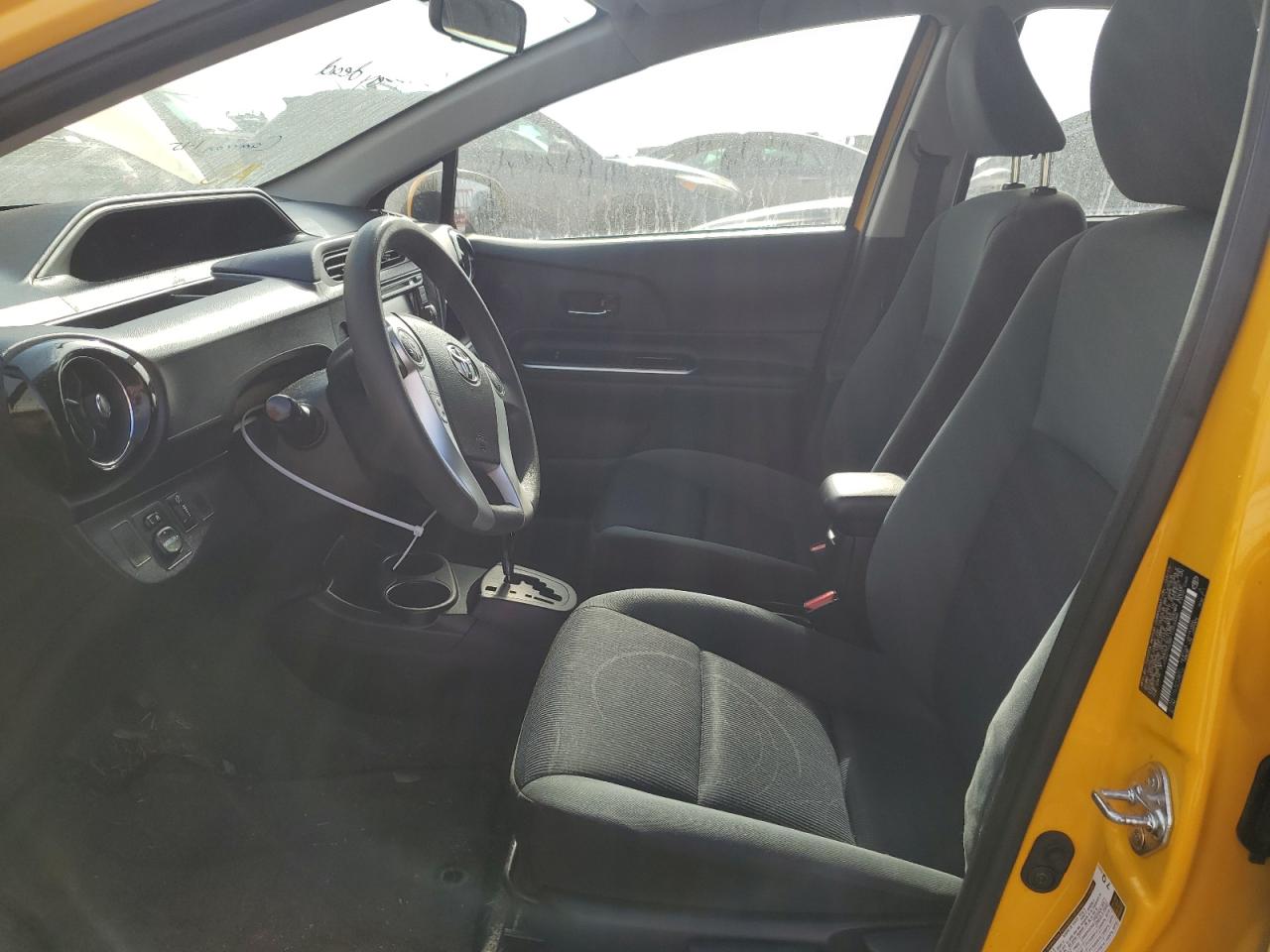2015 Toyota Prius - Image 7