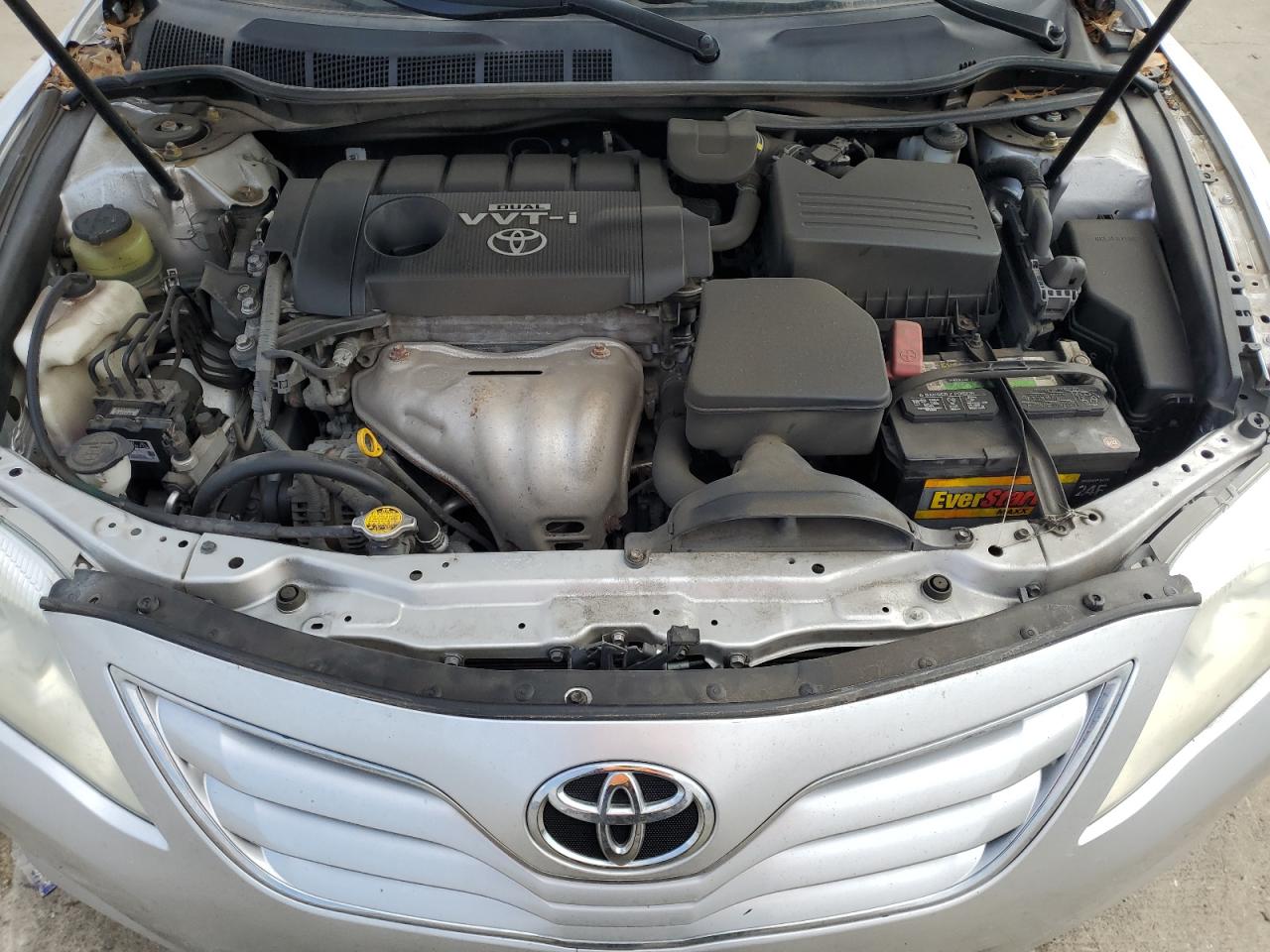 2010 Toyota Camry - Image 11