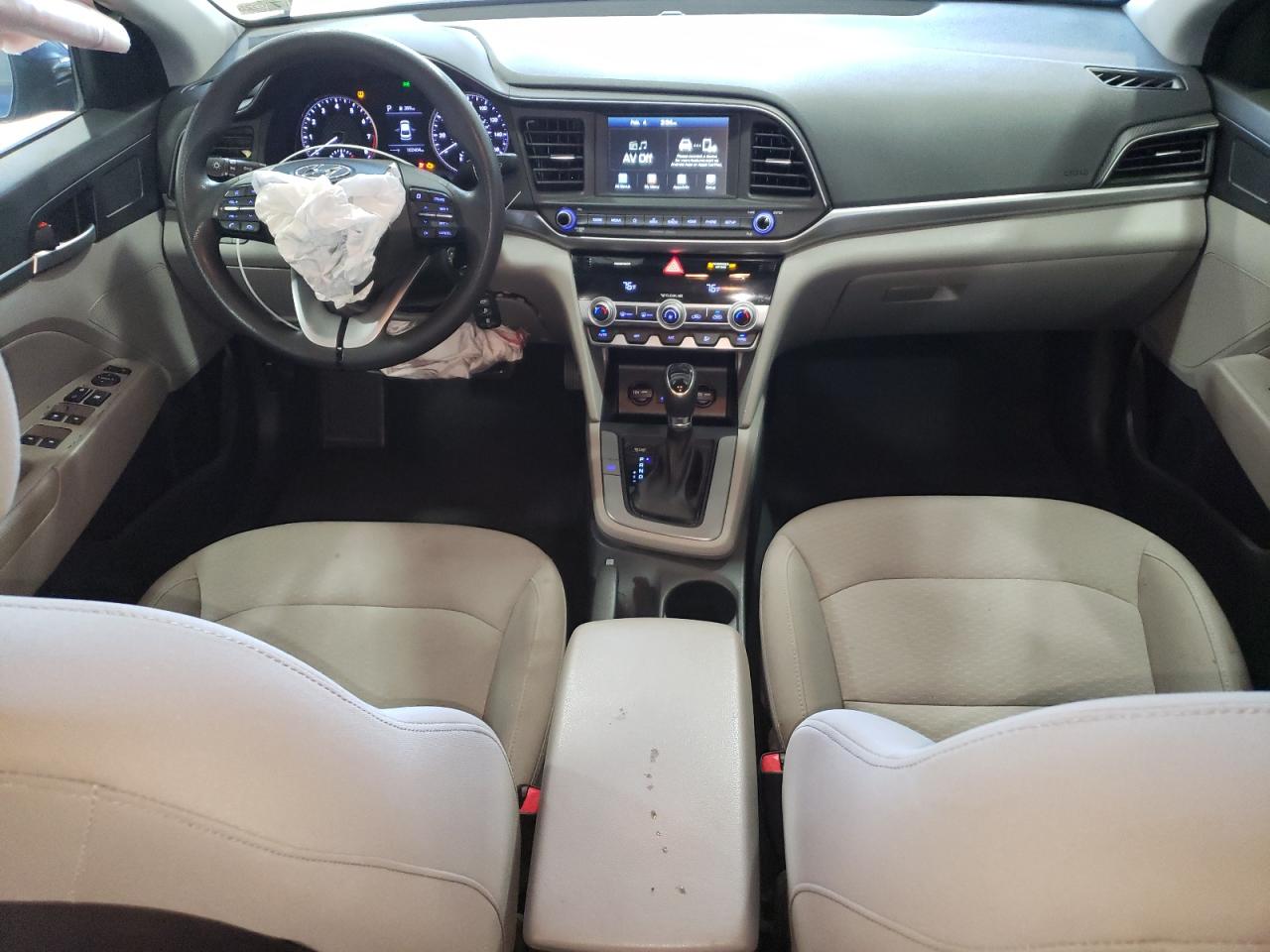 2020 Hyundai Elantra - Image 8