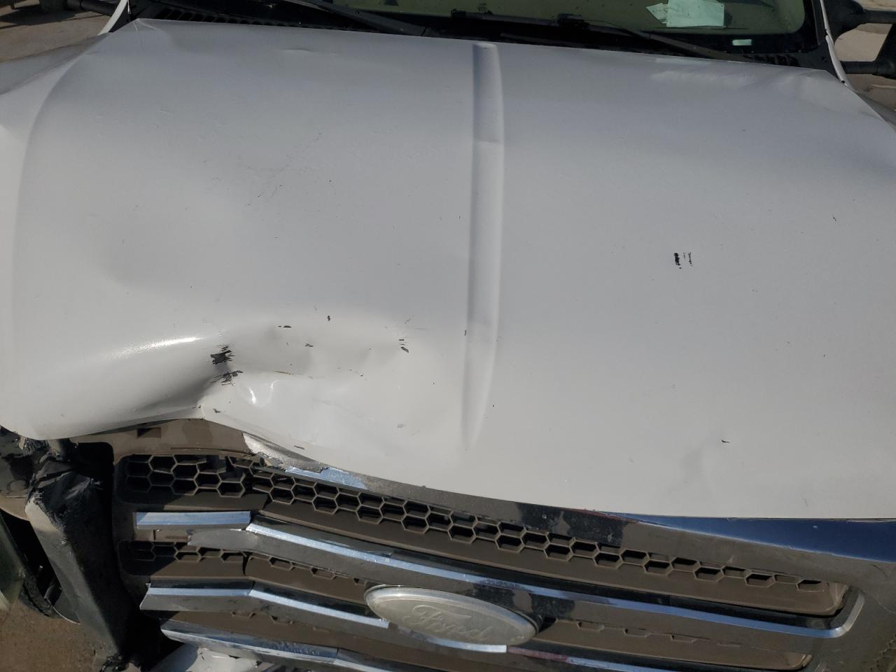 2005 Ford F350 - Image 11