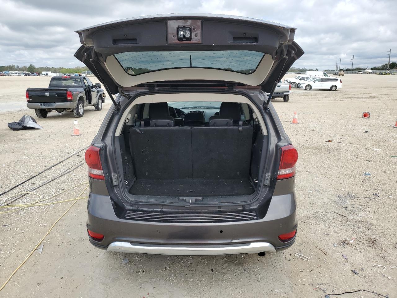 2020 Dodge Journey - Image 3