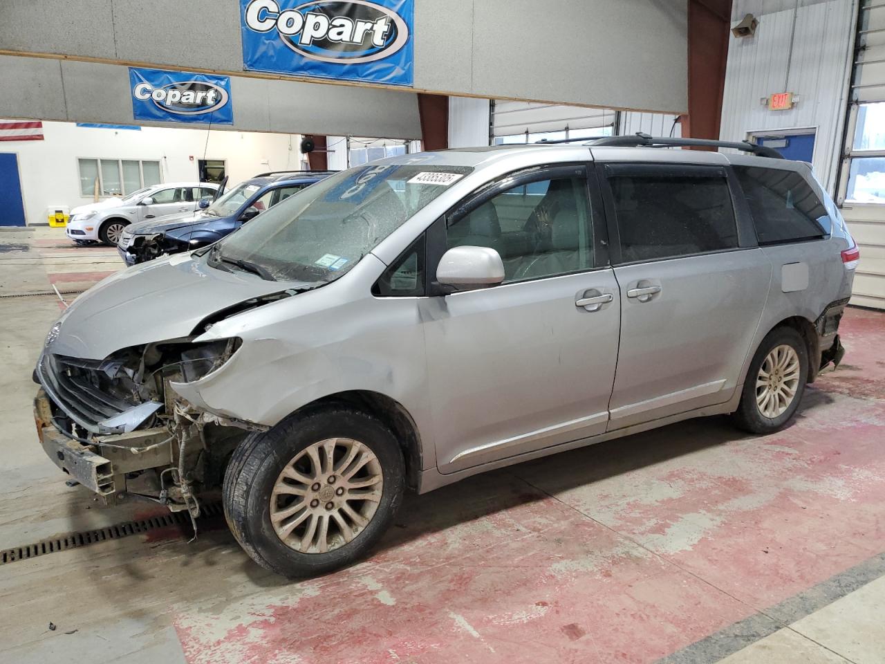 2013 Toyota Sienna - Image 1