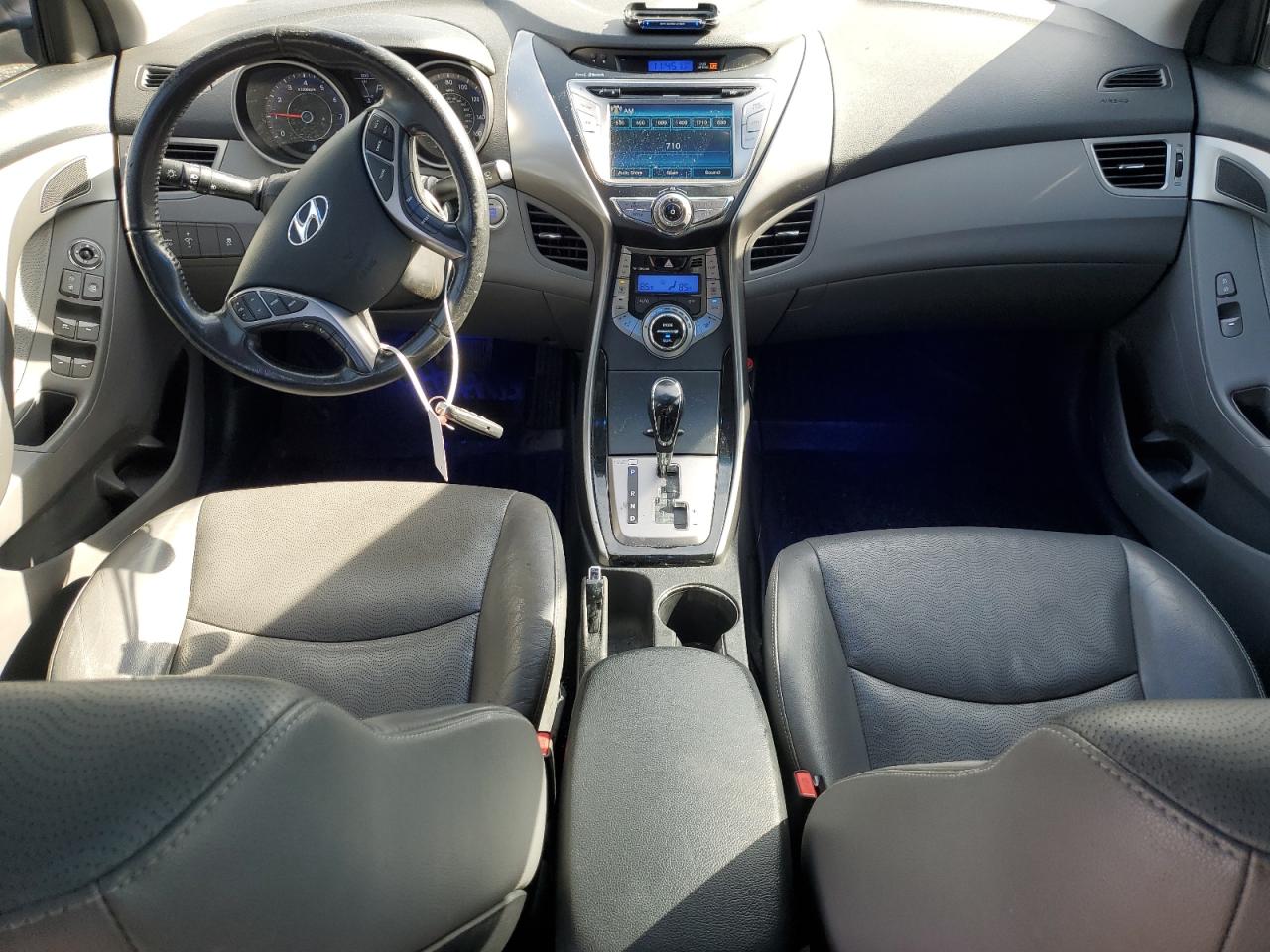 2013 Hyundai Elantra - Image 8
