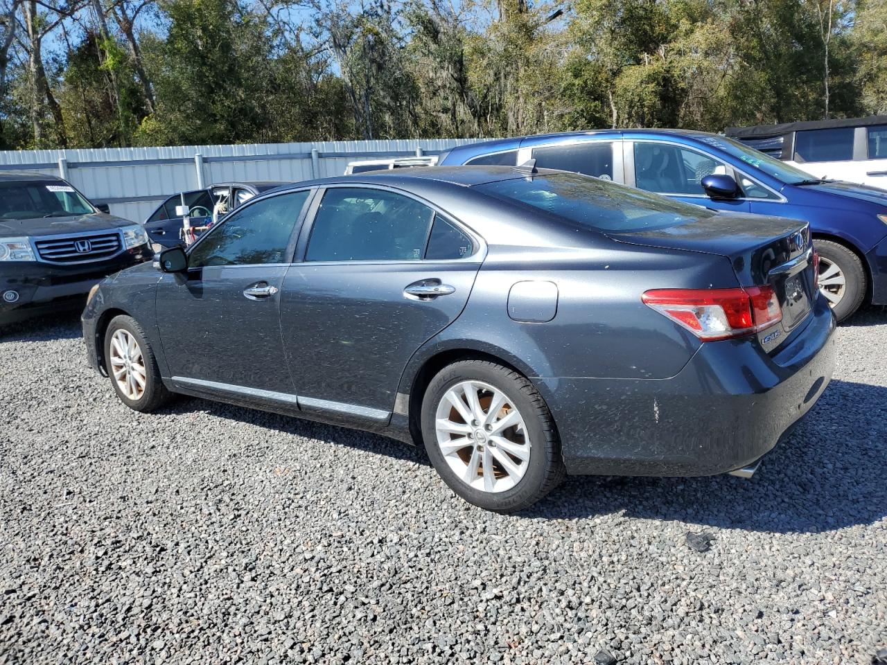 2010 Lexus ES - Image 2
