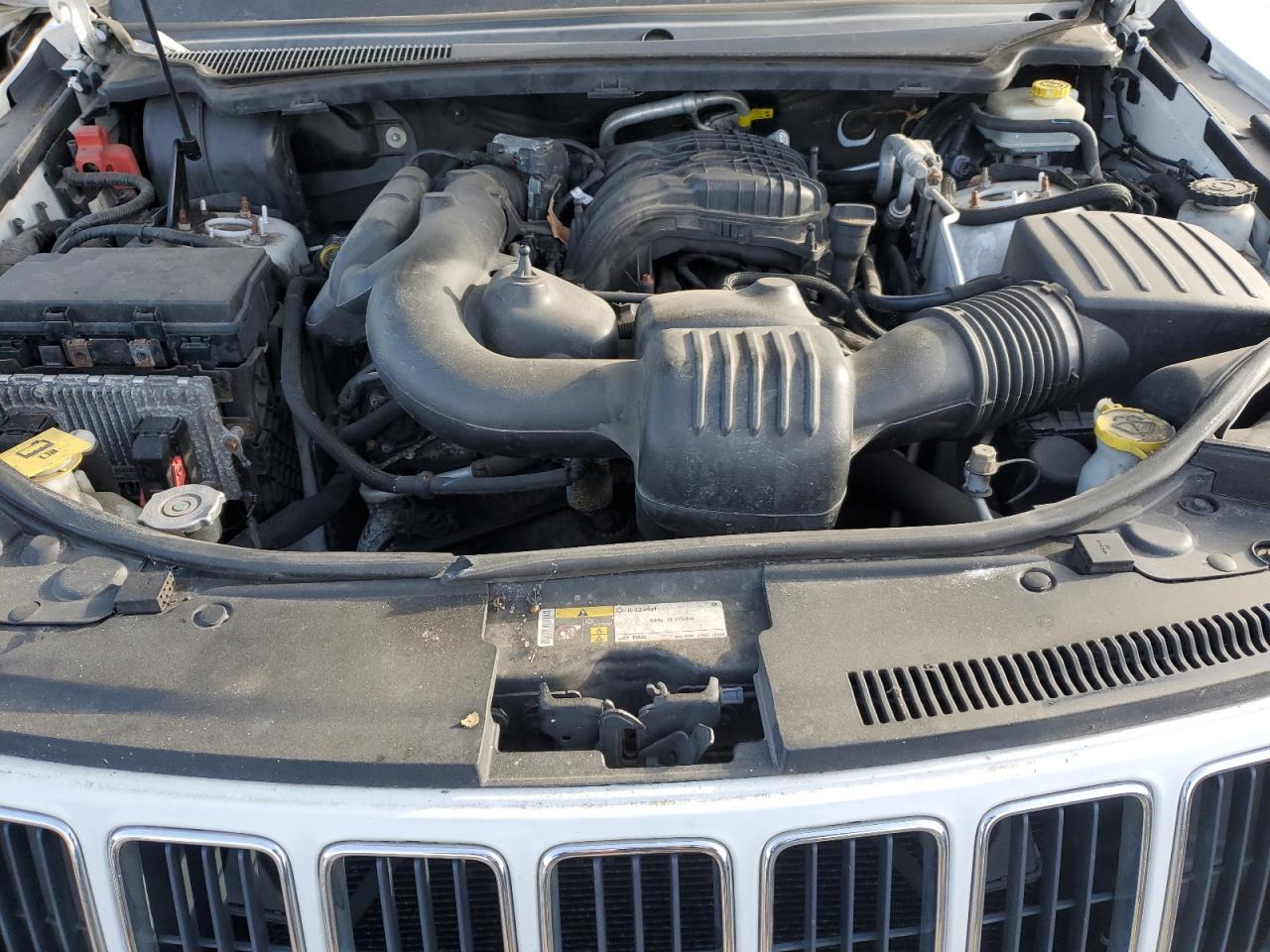 2015 Jeep Grand Cherokee - Image 12